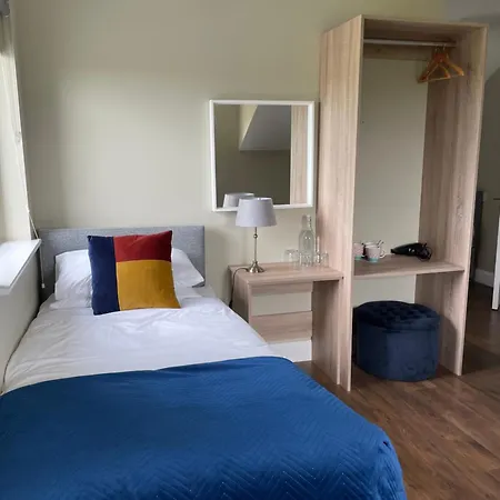 Village بيت ضيافة 4*