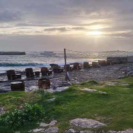 Village بيت ضيافة 4*