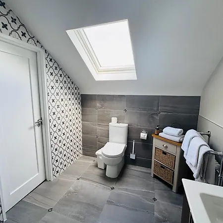 Village بيت ضيافة دولين